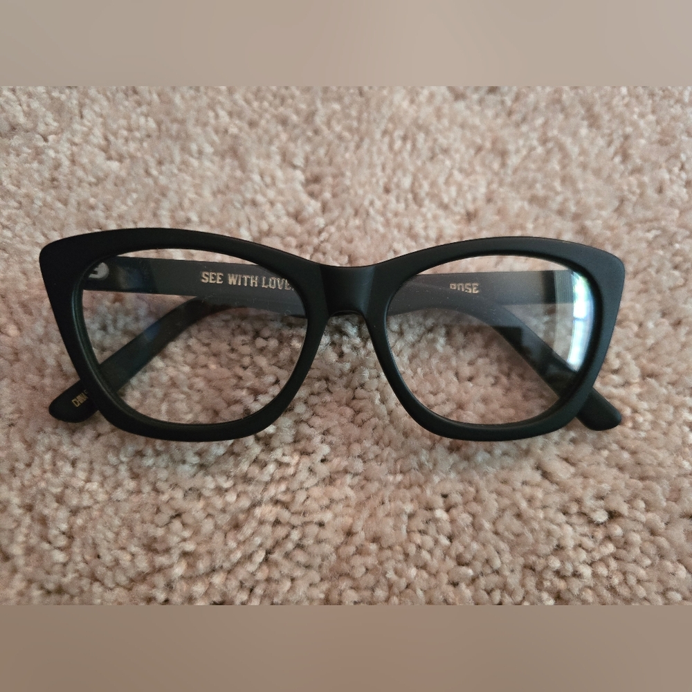 Elegant Black Cat-Eye Glasses